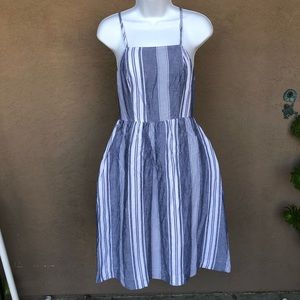 Abercrombie & Fitch white and blue vertically  striped dress, fully lined sz XS